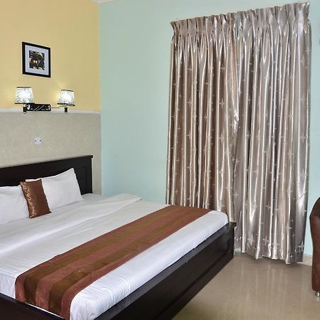 Grand Capital Hotel Akure Exteriör bild