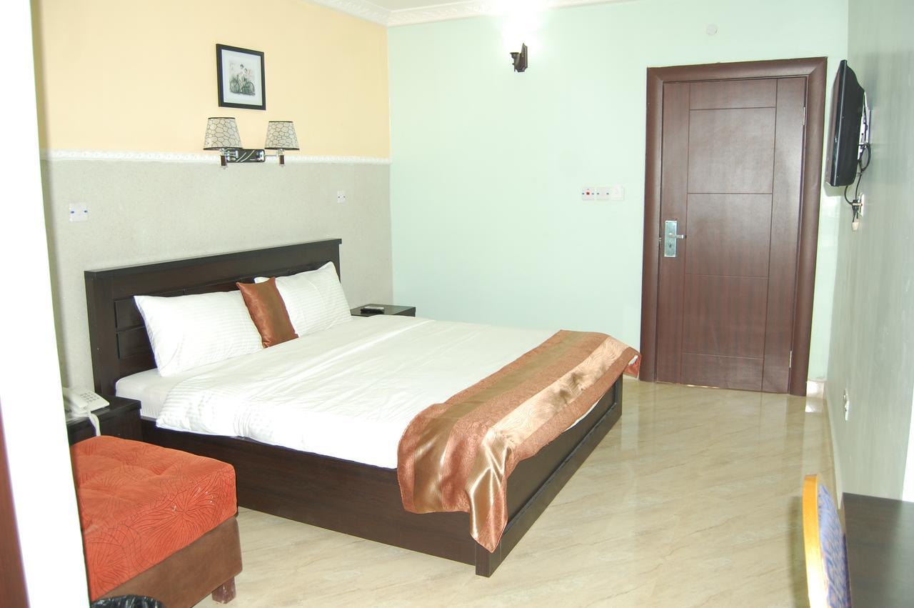 Grand Capital Hotel Akure Exteriör bild