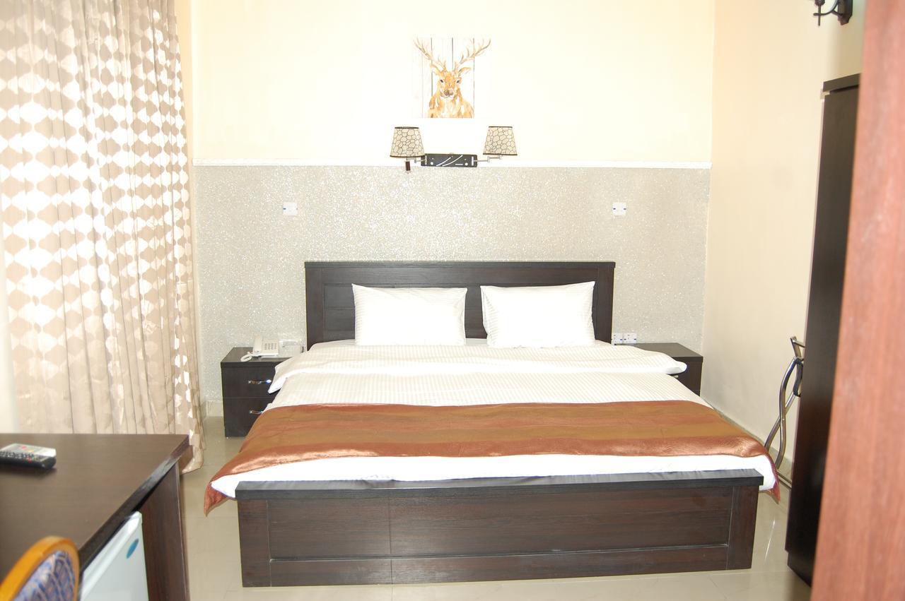 Grand Capital Hotel Akure Exteriör bild
