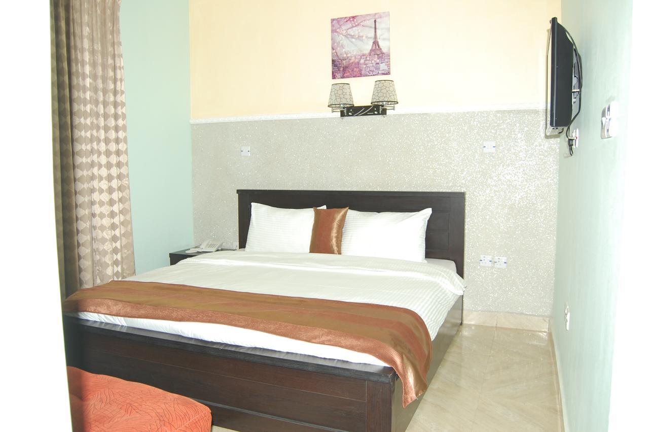 Grand Capital Hotel Akure Exteriör bild