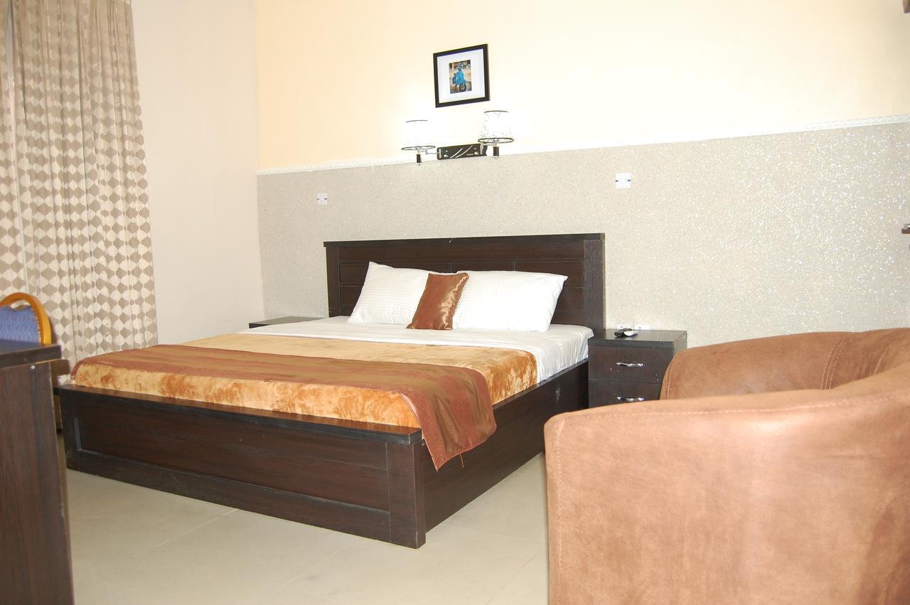 Grand Capital Hotel Akure Exteriör bild