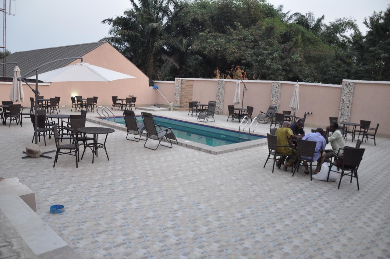 Grand Capital Hotel Akure Exteriör bild