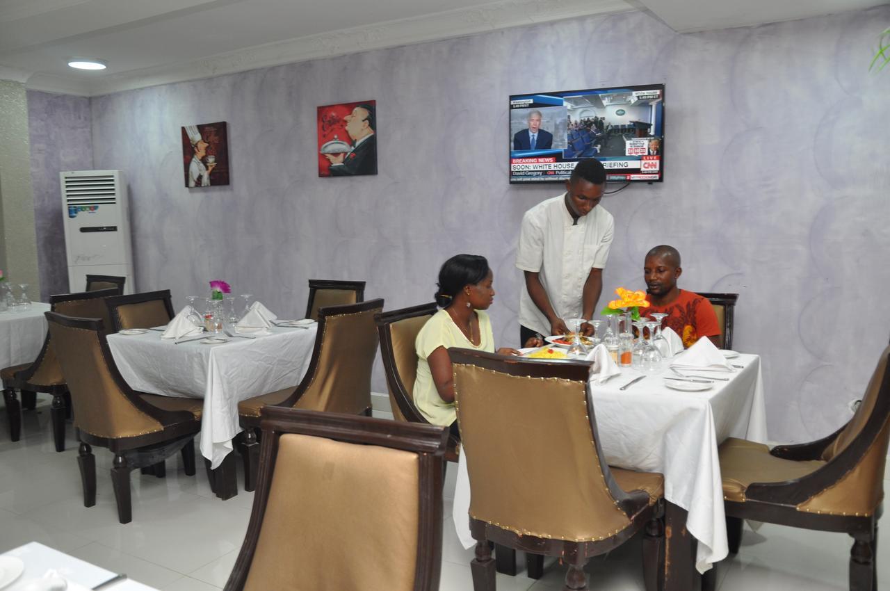 Grand Capital Hotel Akure Exteriör bild