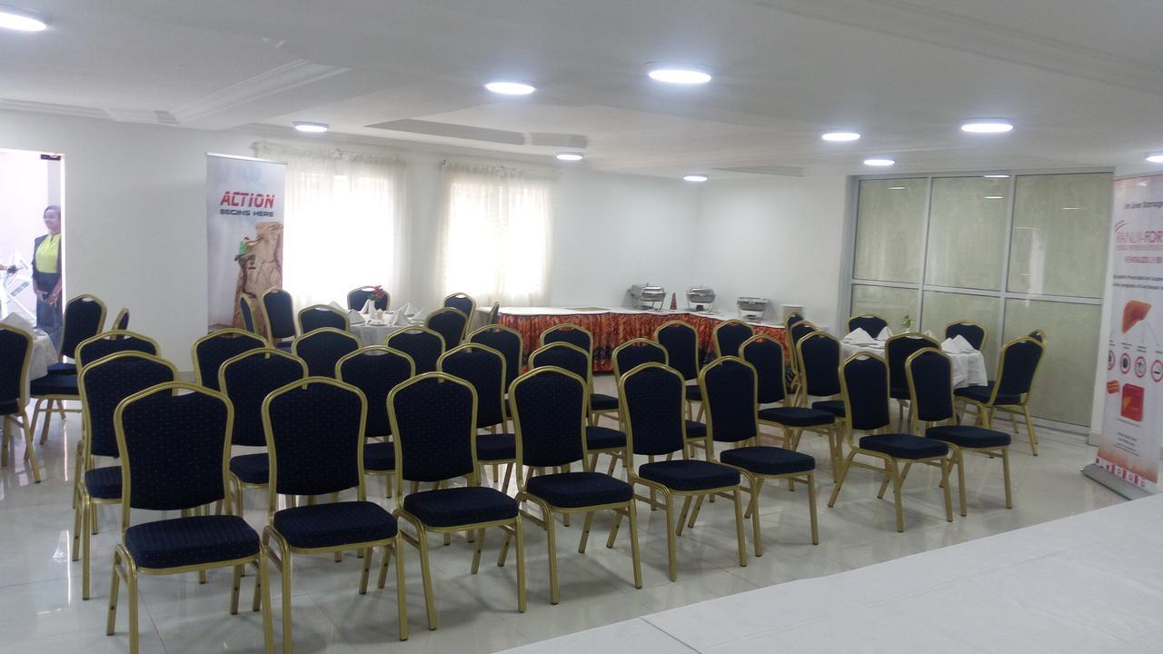 Grand Capital Hotel Akure Exteriör bild