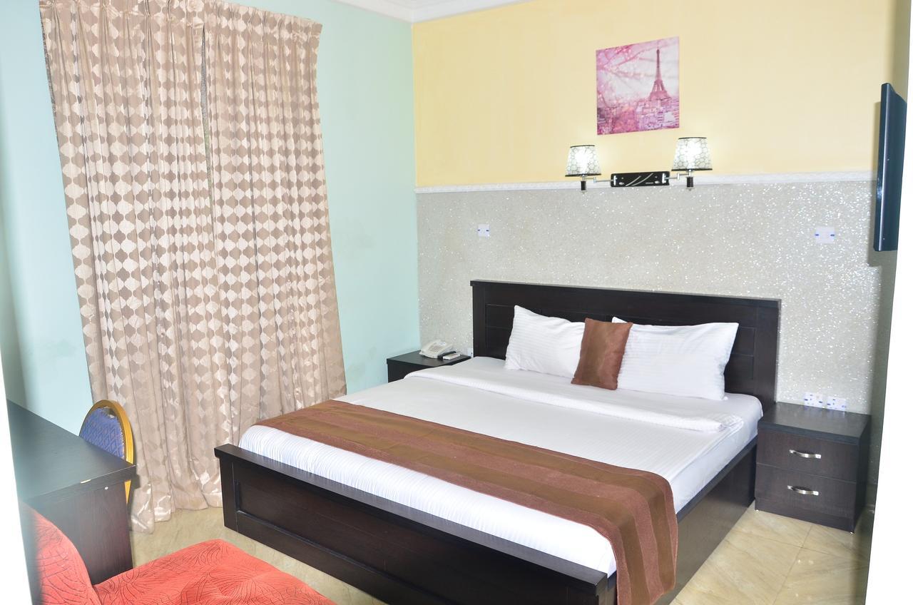 Grand Capital Hotel Akure Exteriör bild