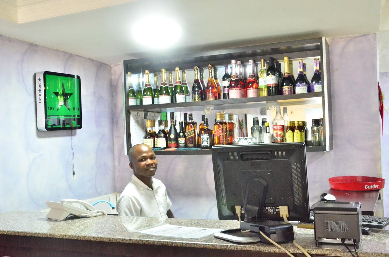 Grand Capital Hotel Akure Exteriör bild