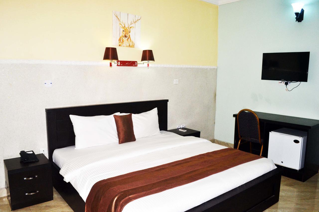 Grand Capital Hotel Akure Exteriör bild
