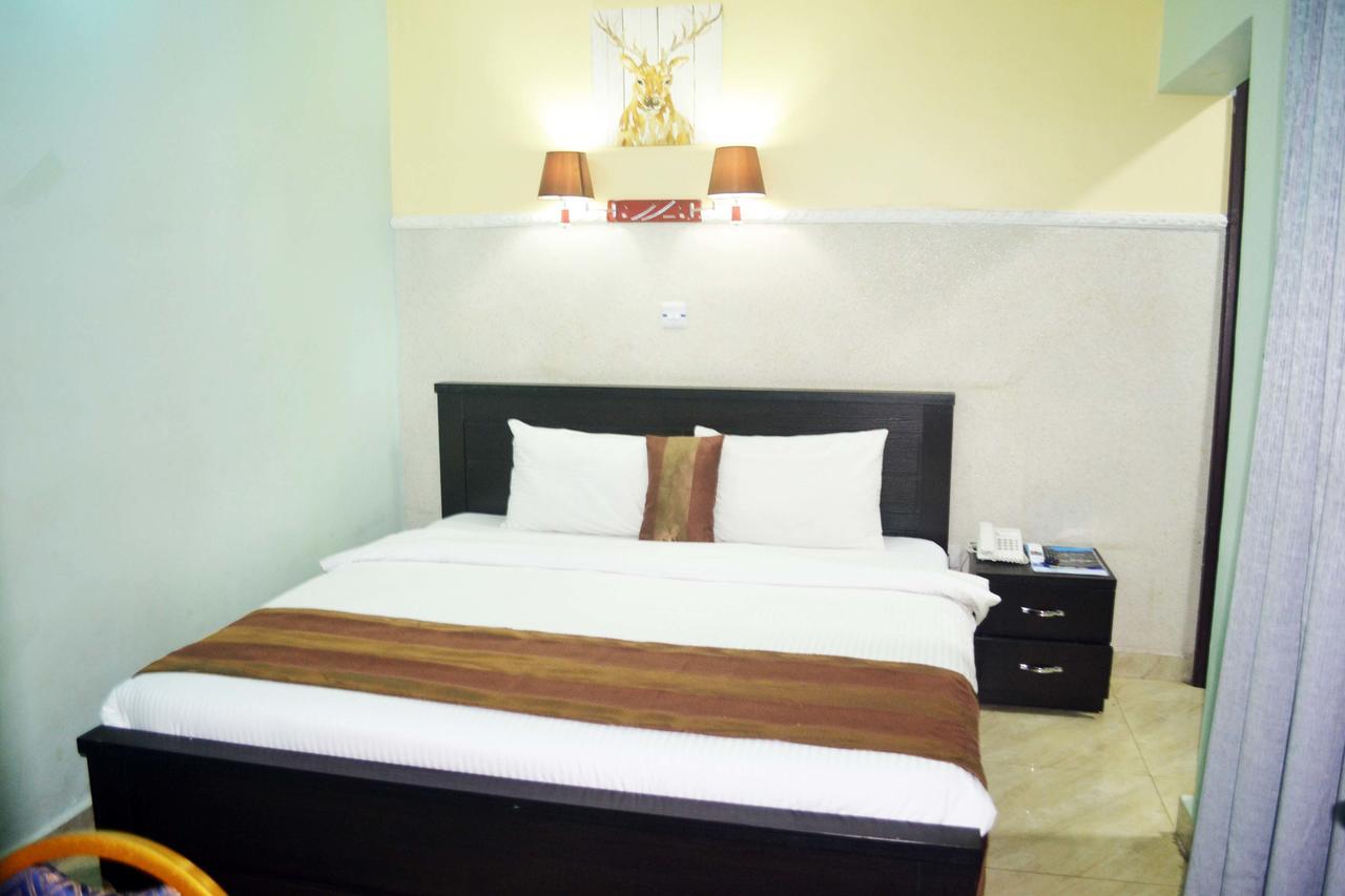 Grand Capital Hotel Akure Exteriör bild