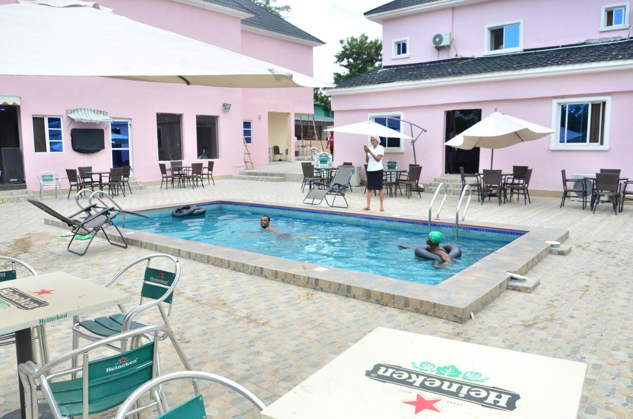 Grand Capital Hotel Akure Exteriör bild
